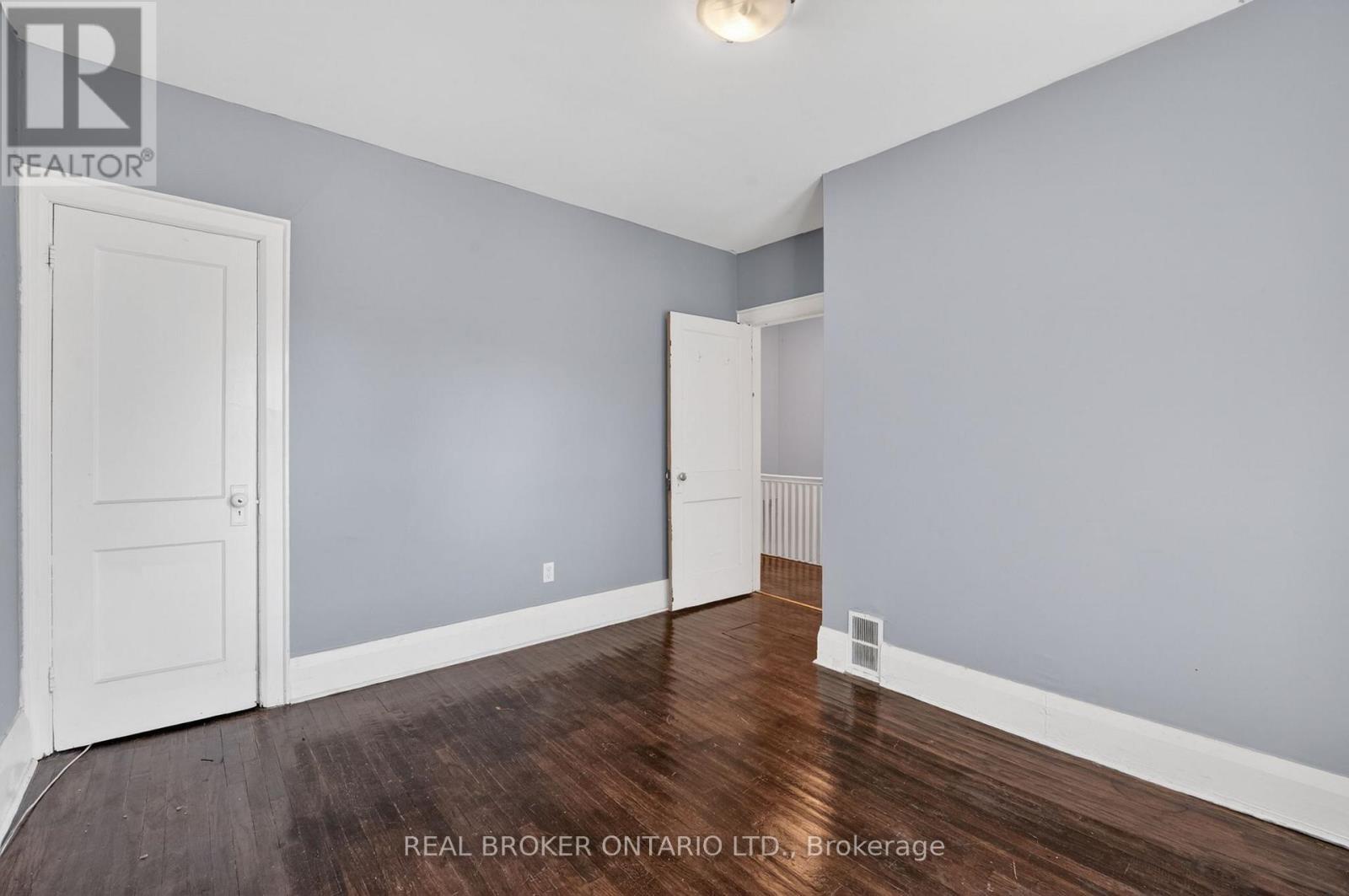 271 Manor Road E, Toronto, ON