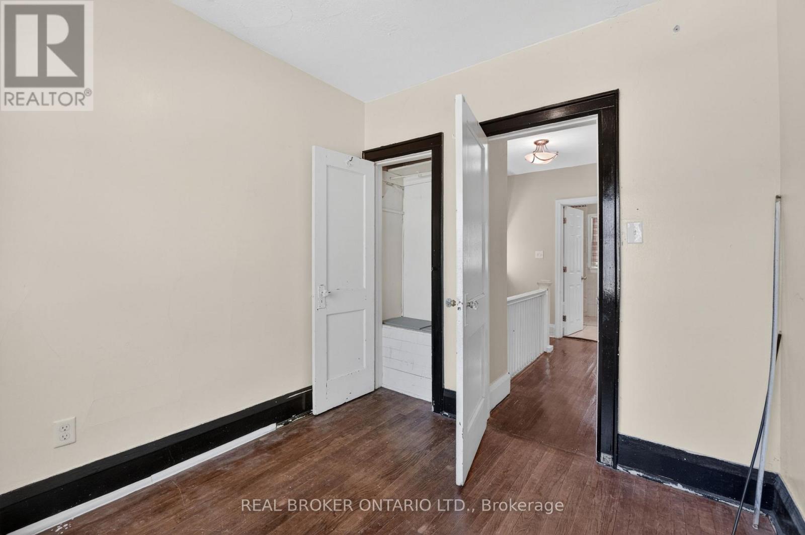 271 Manor Road E, Toronto, ON