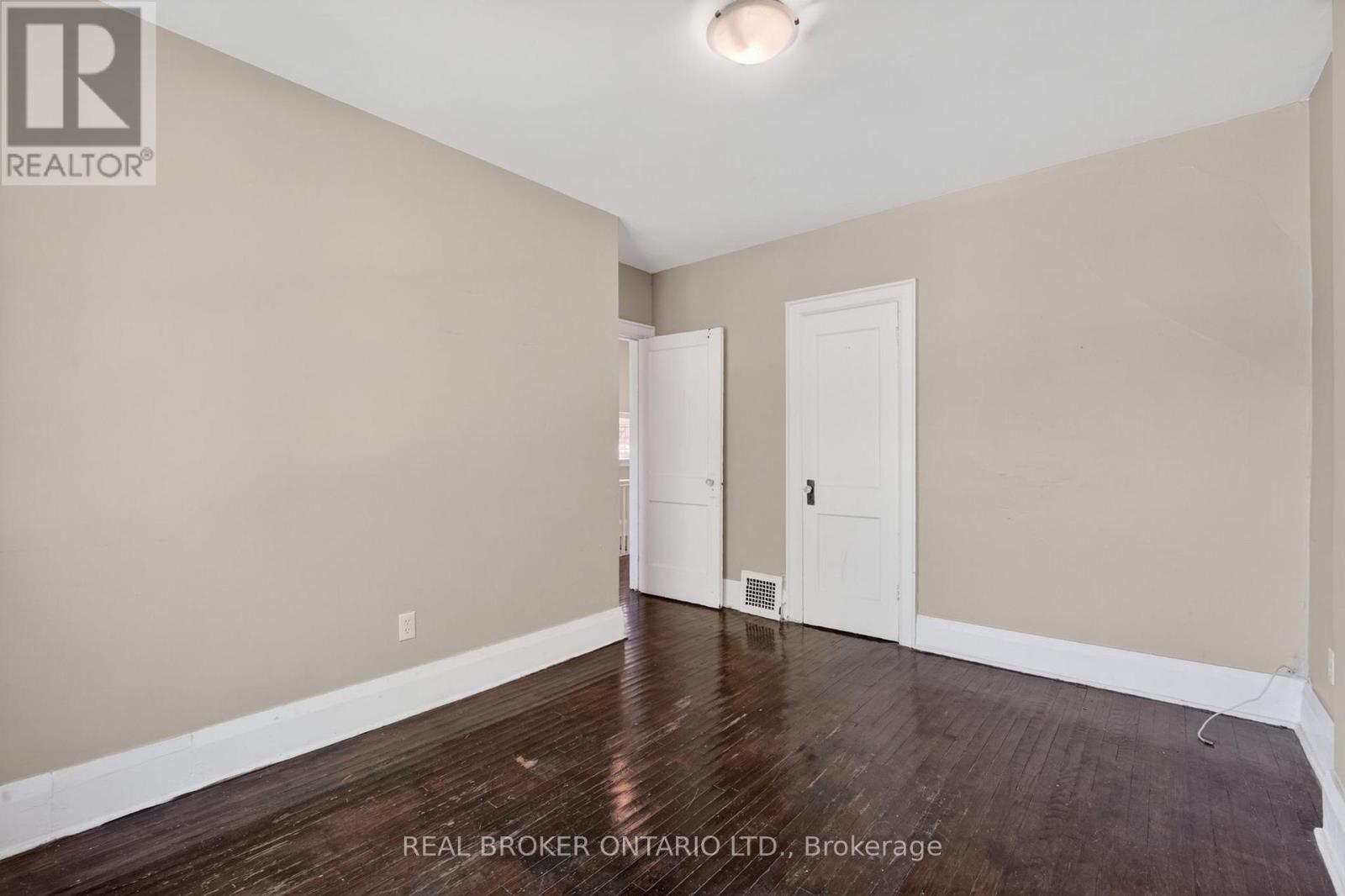 271 Manor Road E, Toronto, ON