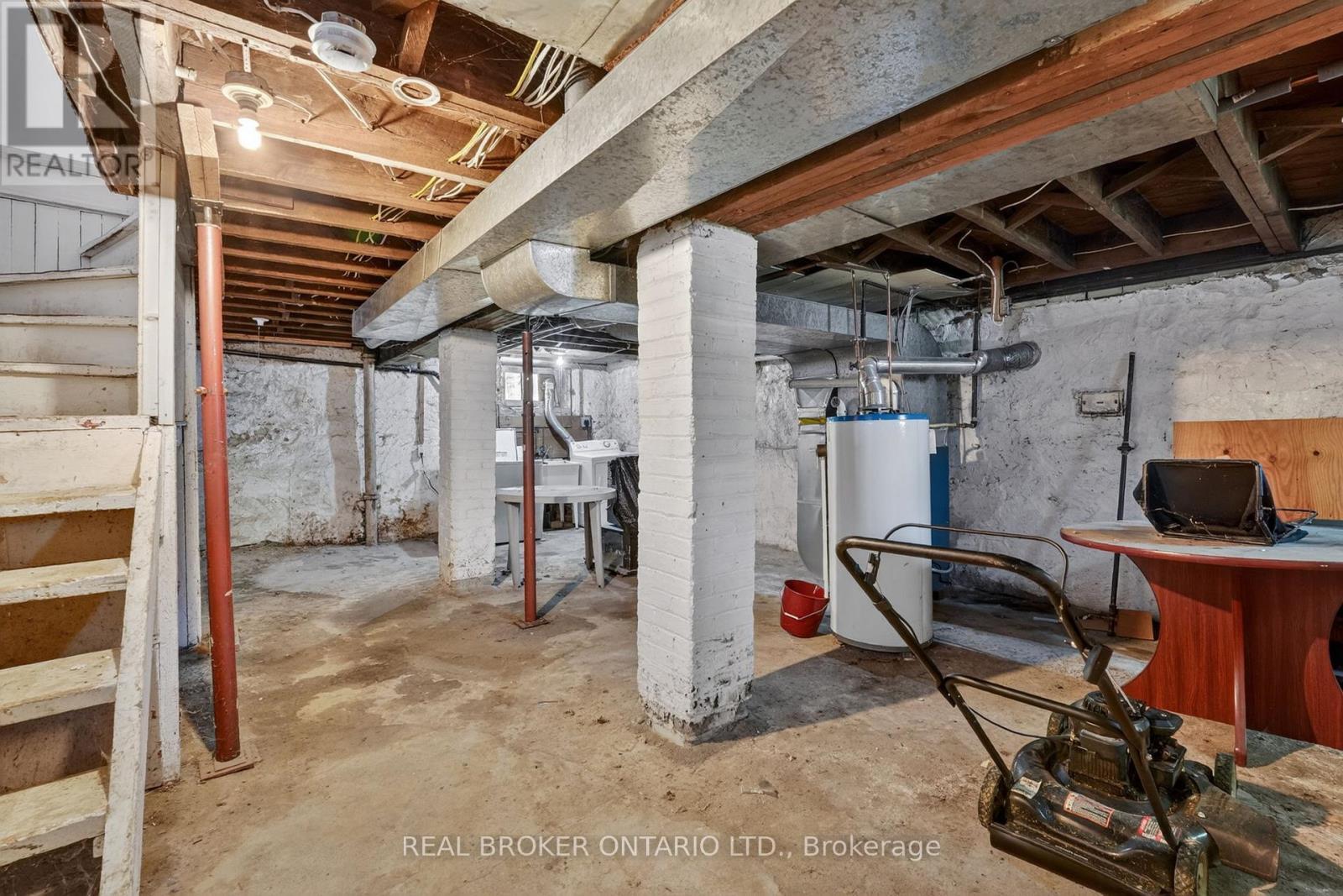 271 Manor Road E, Toronto, ON