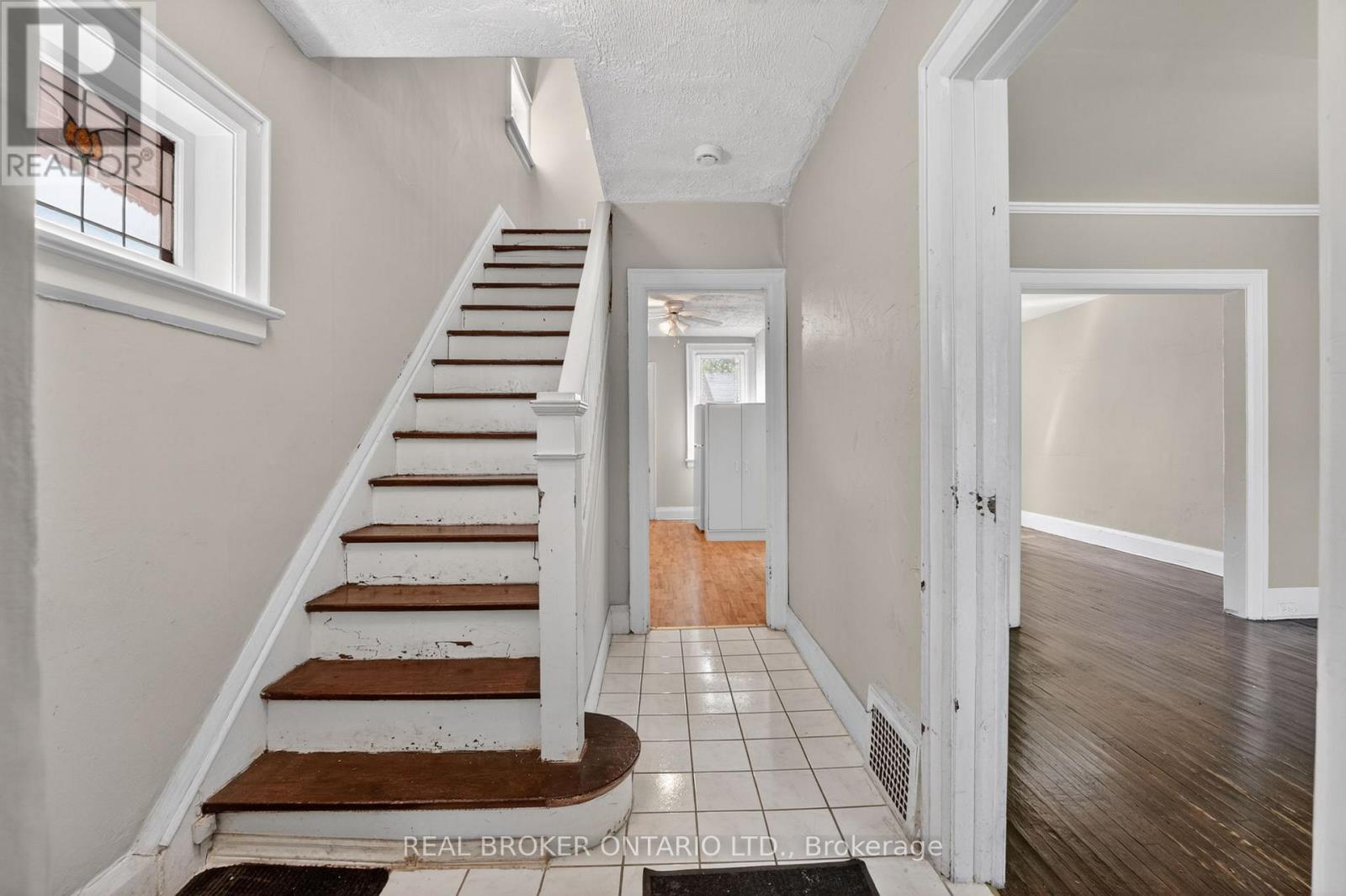 271 Manor Road E, Toronto, ON