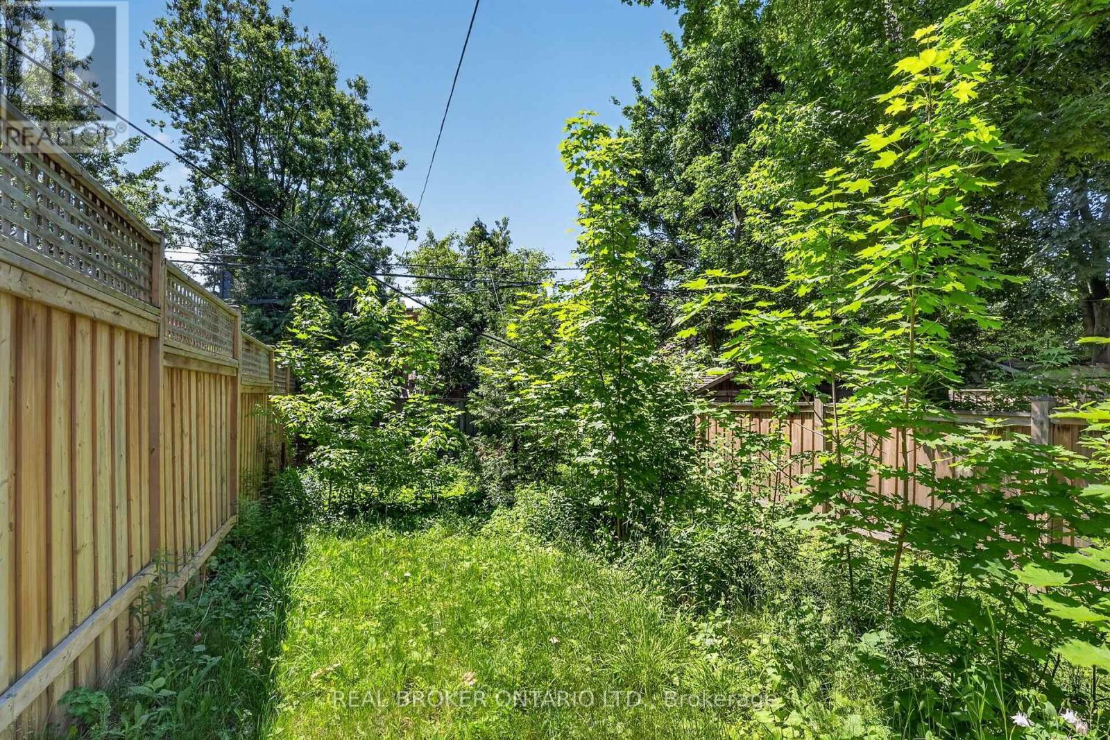 271 Manor Road E, Toronto, ON