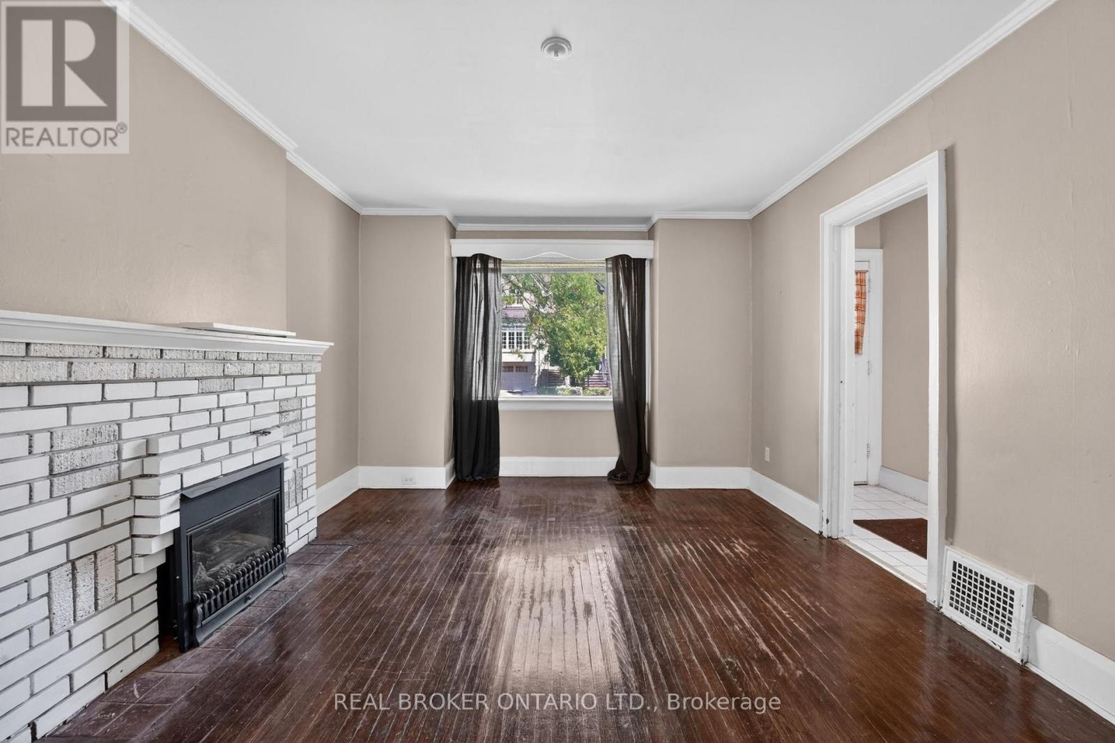 271 Manor Road E, Toronto, ON