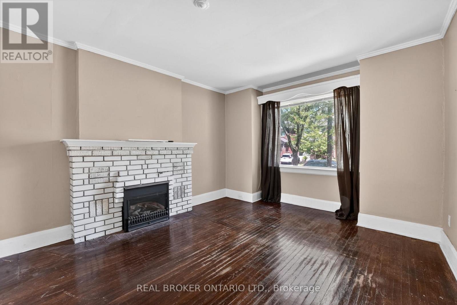 271 Manor Road E, Toronto, ON