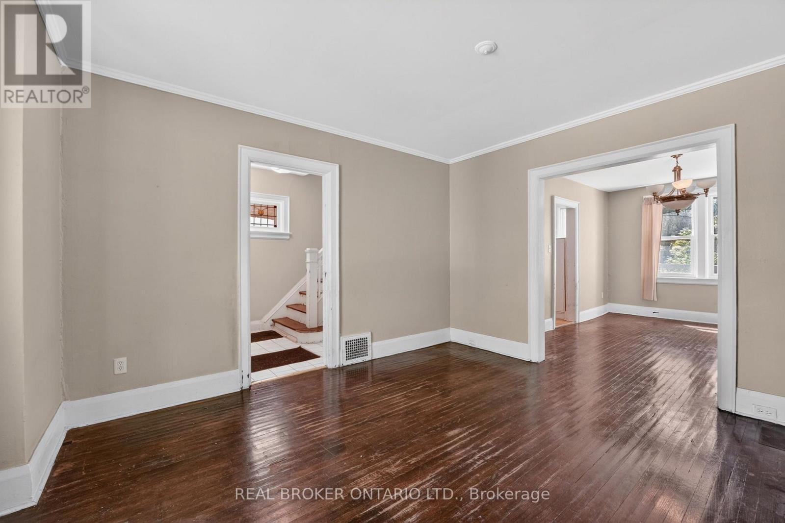271 Manor Road E, Toronto, ON