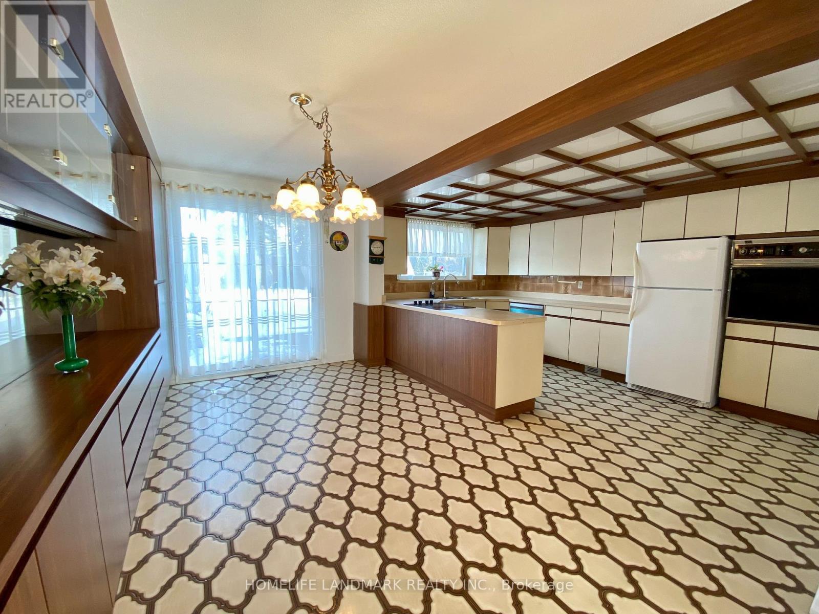 2293 Delkus Crescent, Mississauga, ON