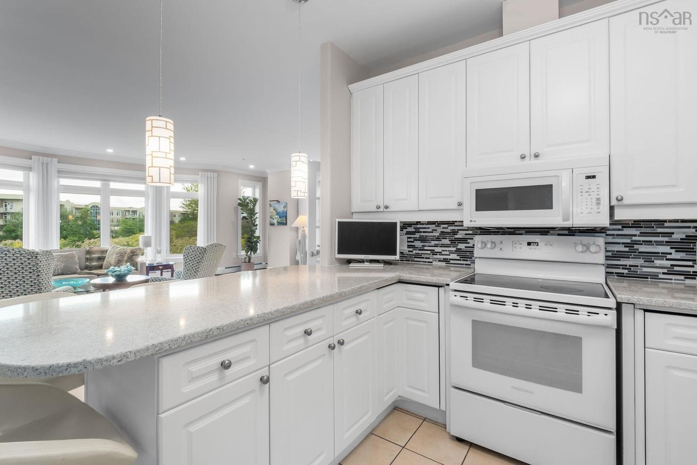 303 94 Bedros Lane, Halifax, NS - Indoor Photo Showing Kitchen