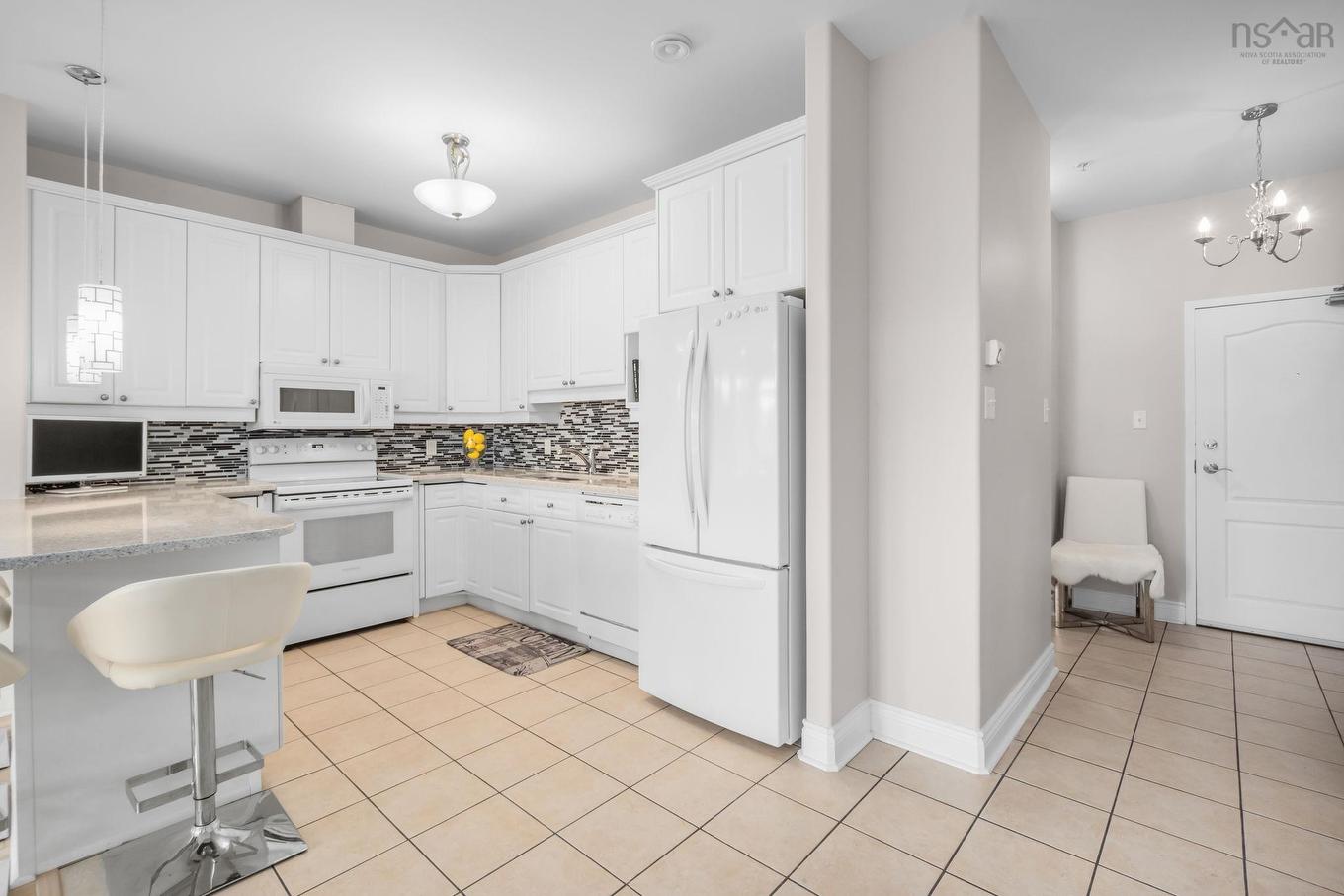 303 94 Bedros Lane, Halifax, NS - Indoor Photo Showing Kitchen
