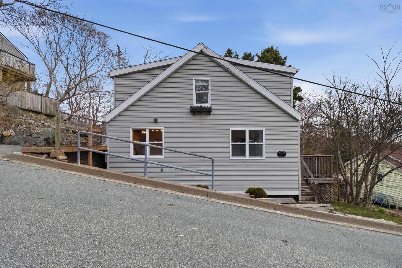 9 Maplewood Drive, Halifax, NS