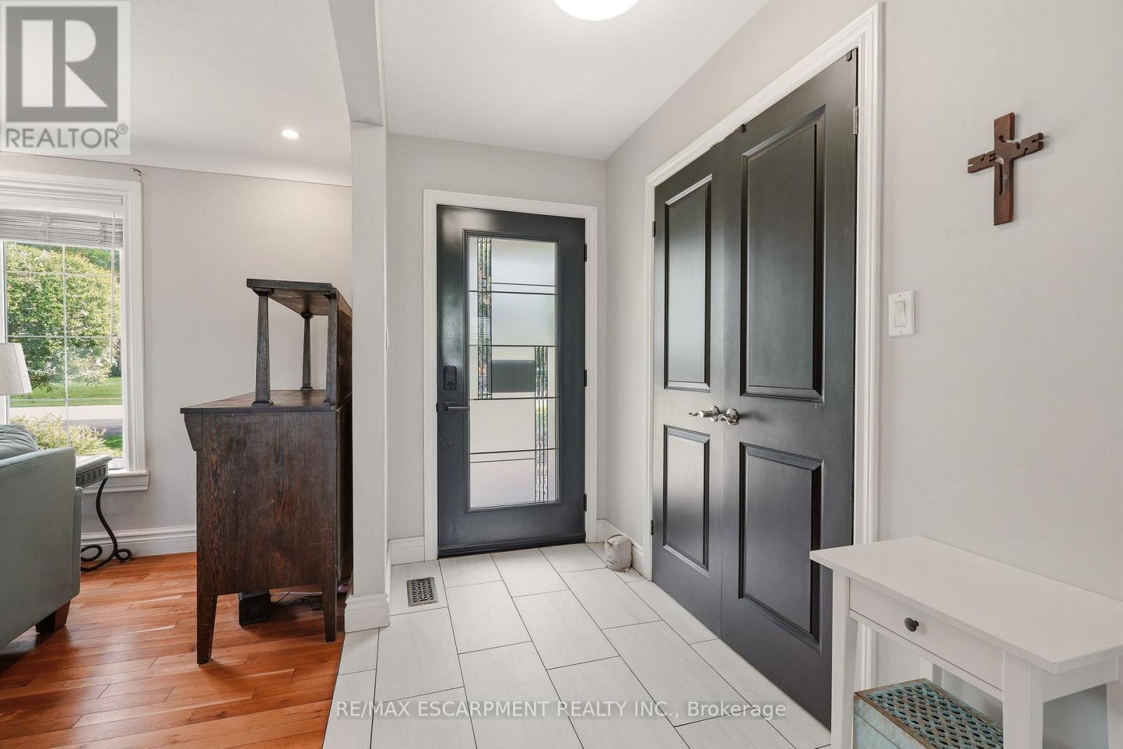 18 Fireside Drive, Hamilton, ON