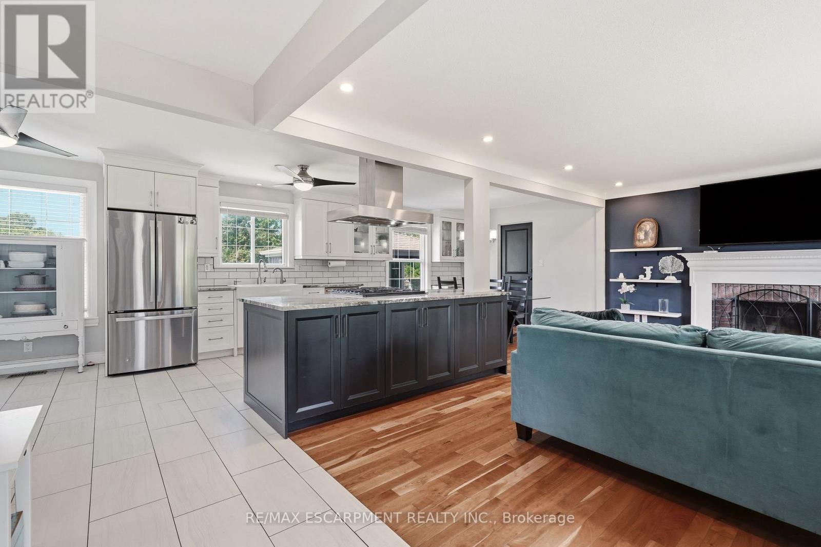 18 Fireside Drive, Hamilton, ON