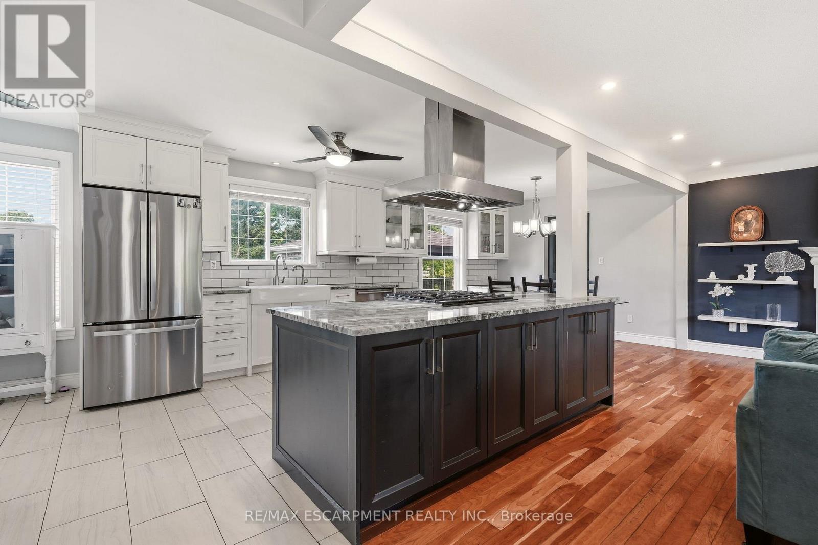 18 Fireside Drive, Hamilton, ON