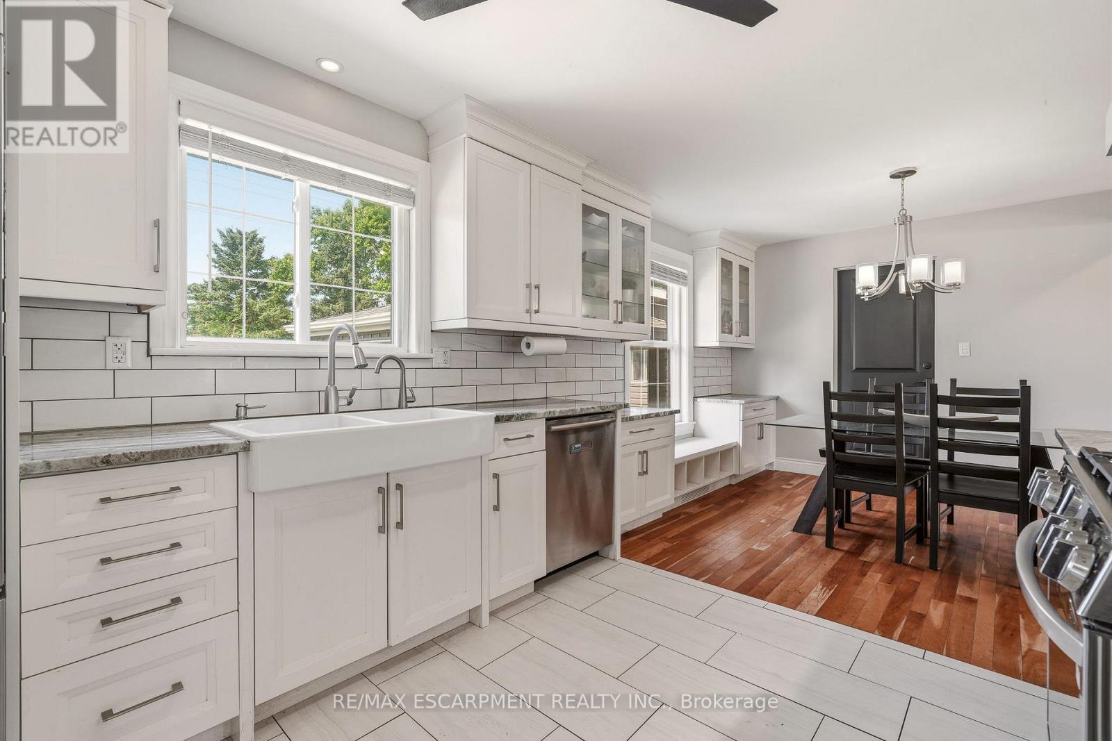 18 Fireside Drive, Hamilton, ON