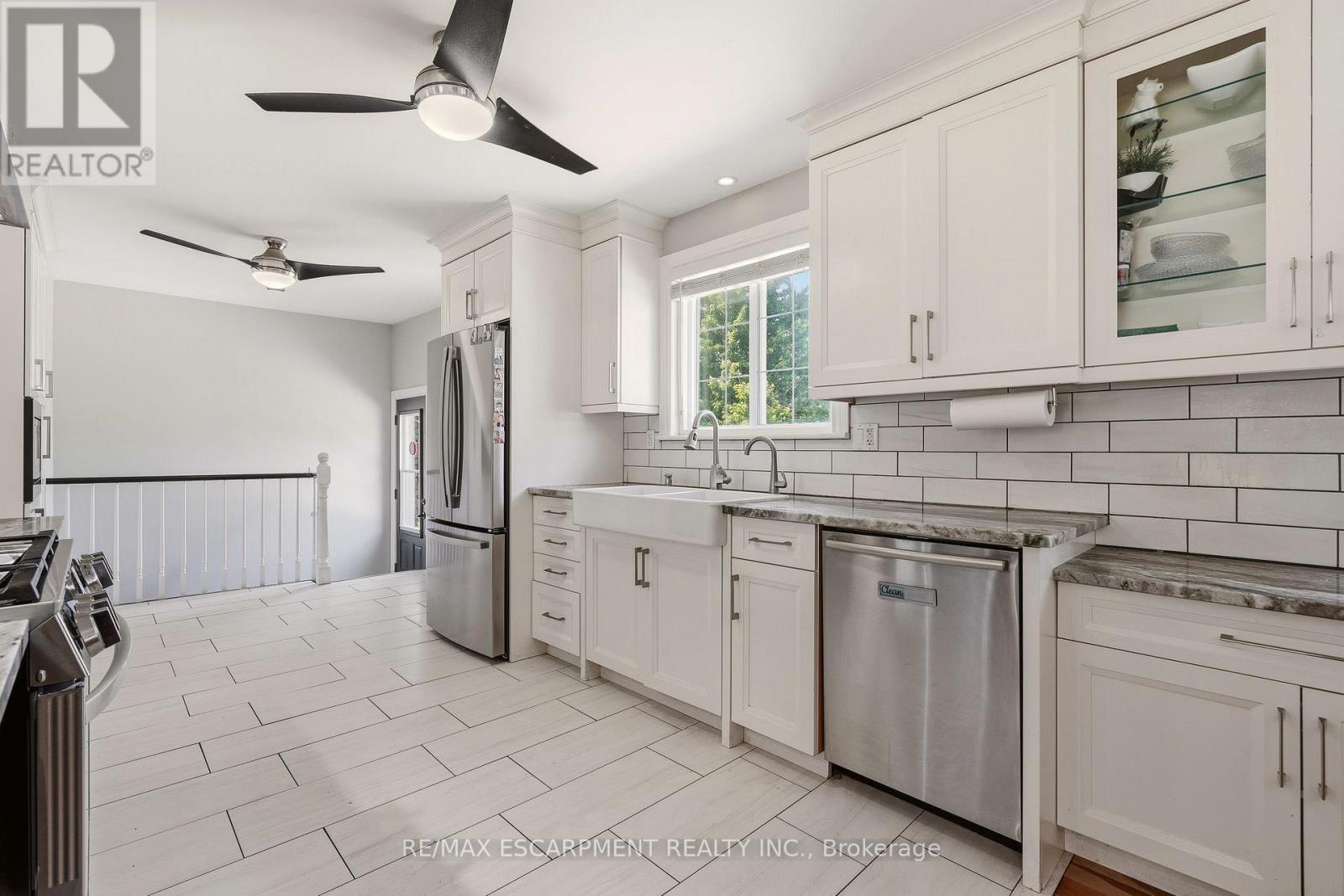 18 Fireside Drive, Hamilton, ON