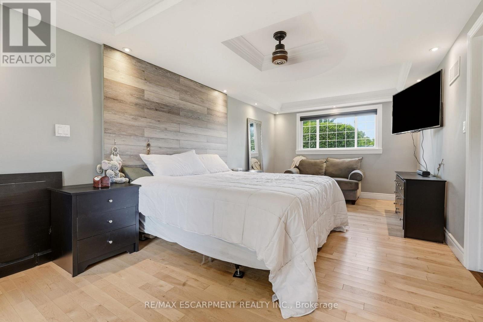 18 Fireside Drive, Hamilton, ON