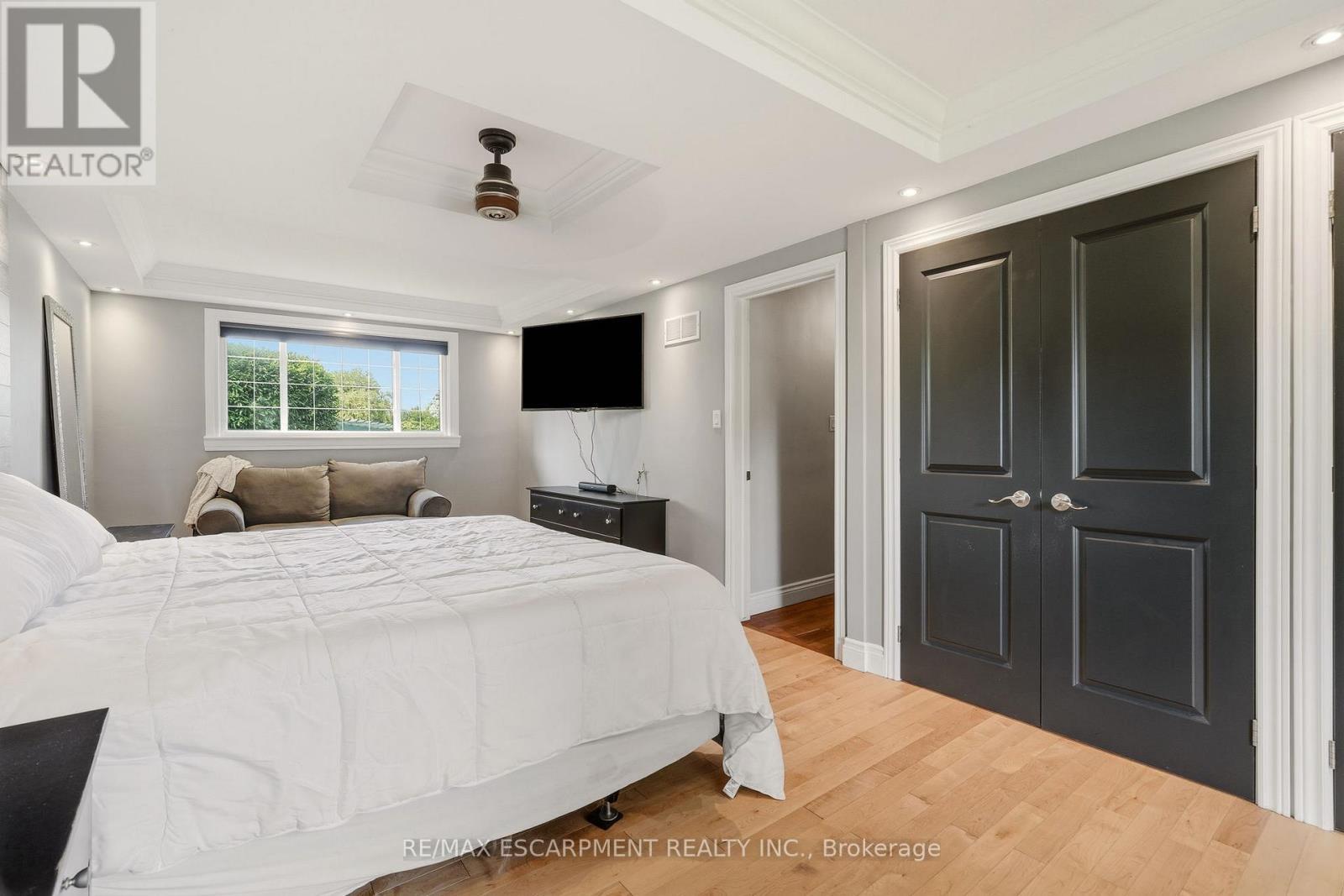 18 Fireside Drive, Hamilton, ON