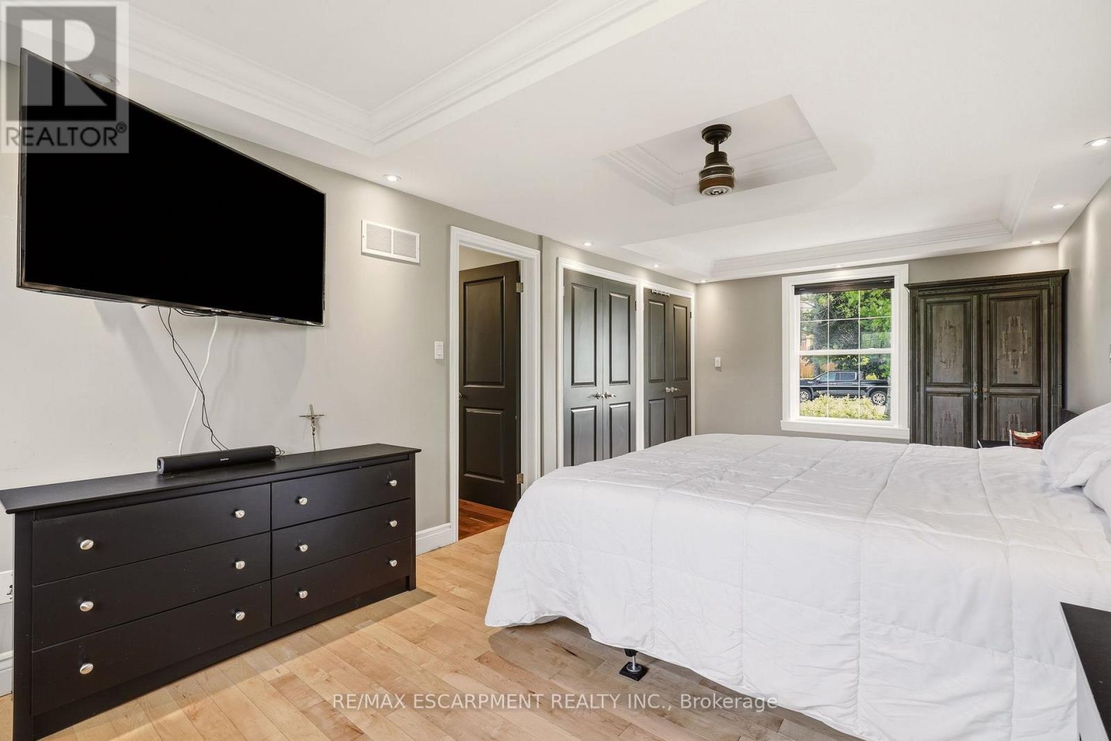 18 Fireside Drive, Hamilton, ON