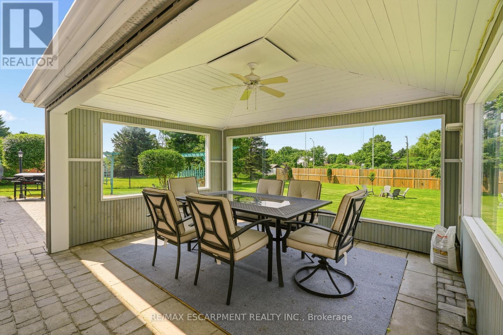18 Fireside Drive, Hamilton, ON