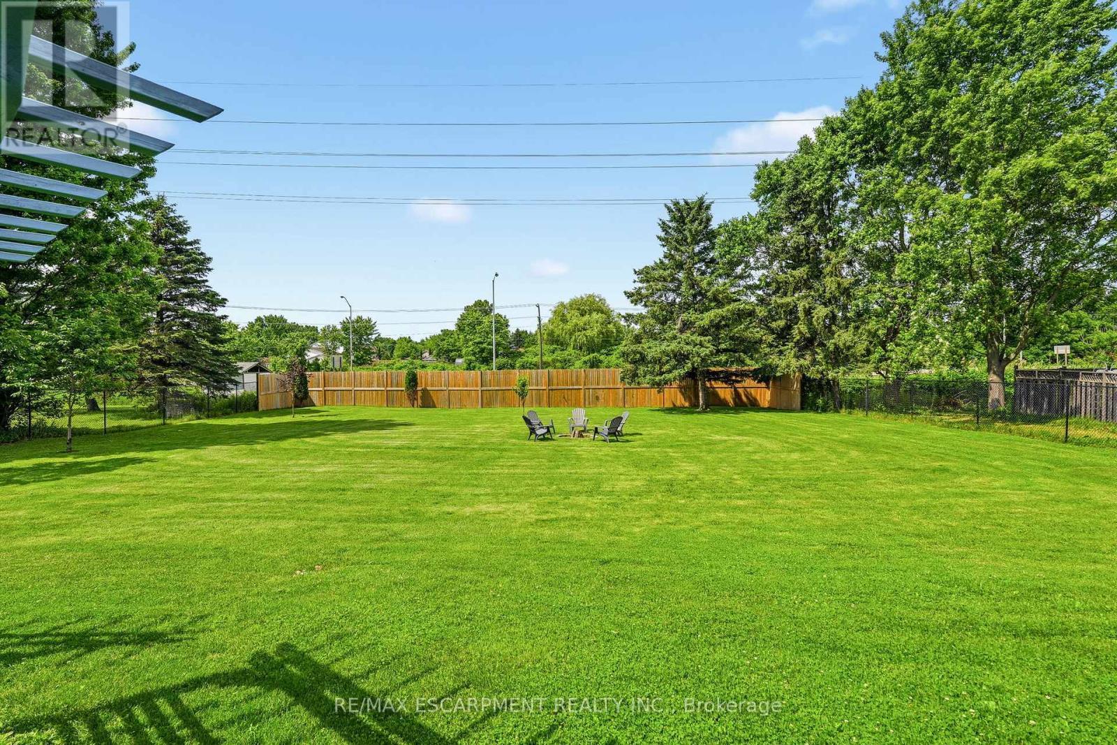18 Fireside Drive, Hamilton, ON