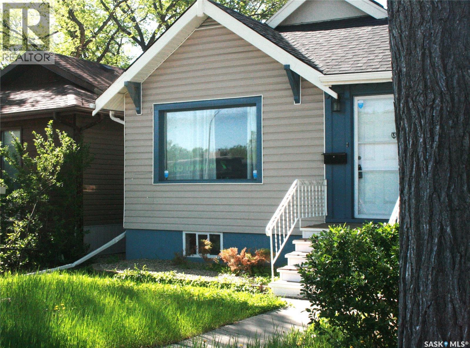 3007 Dewdney Avenue, Regina, SK