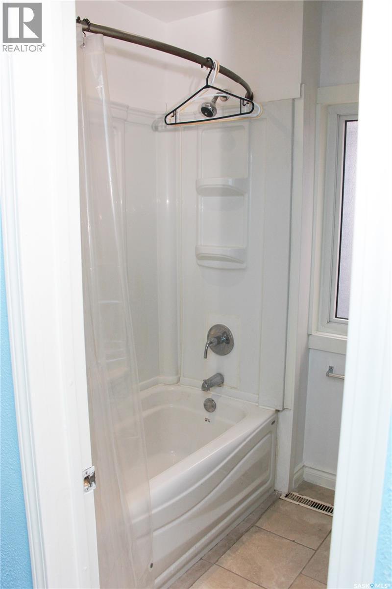 3007 Dewdney Avenue, Regina, SK