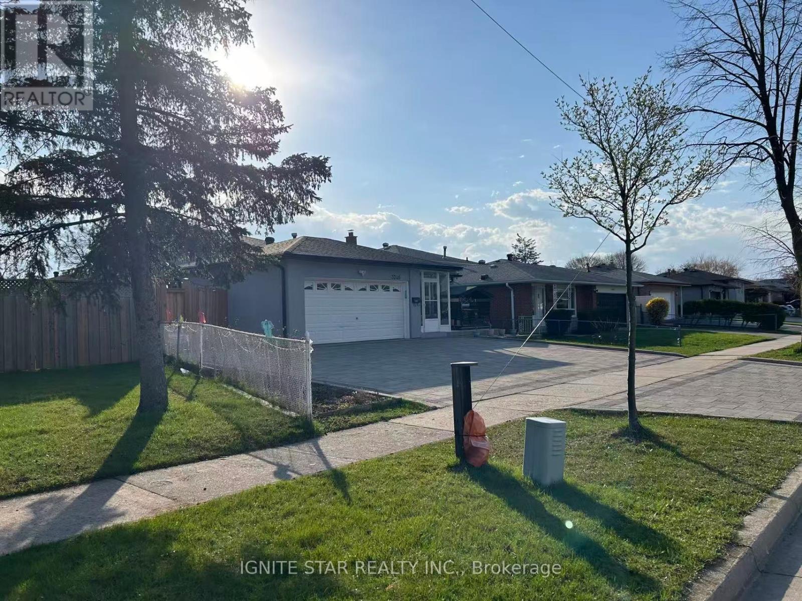 3246 Oakglade Crescent, Mississauga, ON
