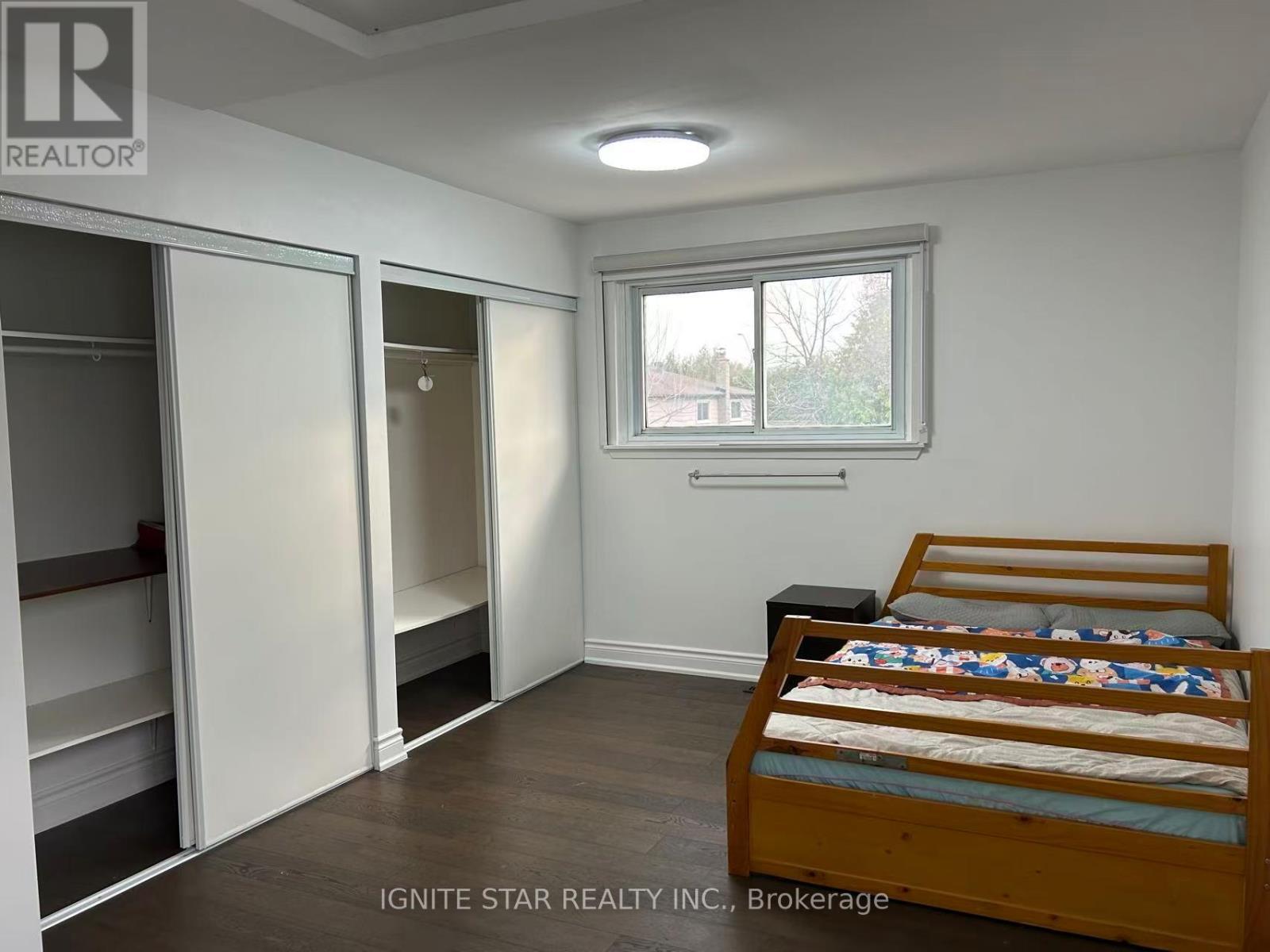 3246 Oakglade Crescent, Mississauga, ON
