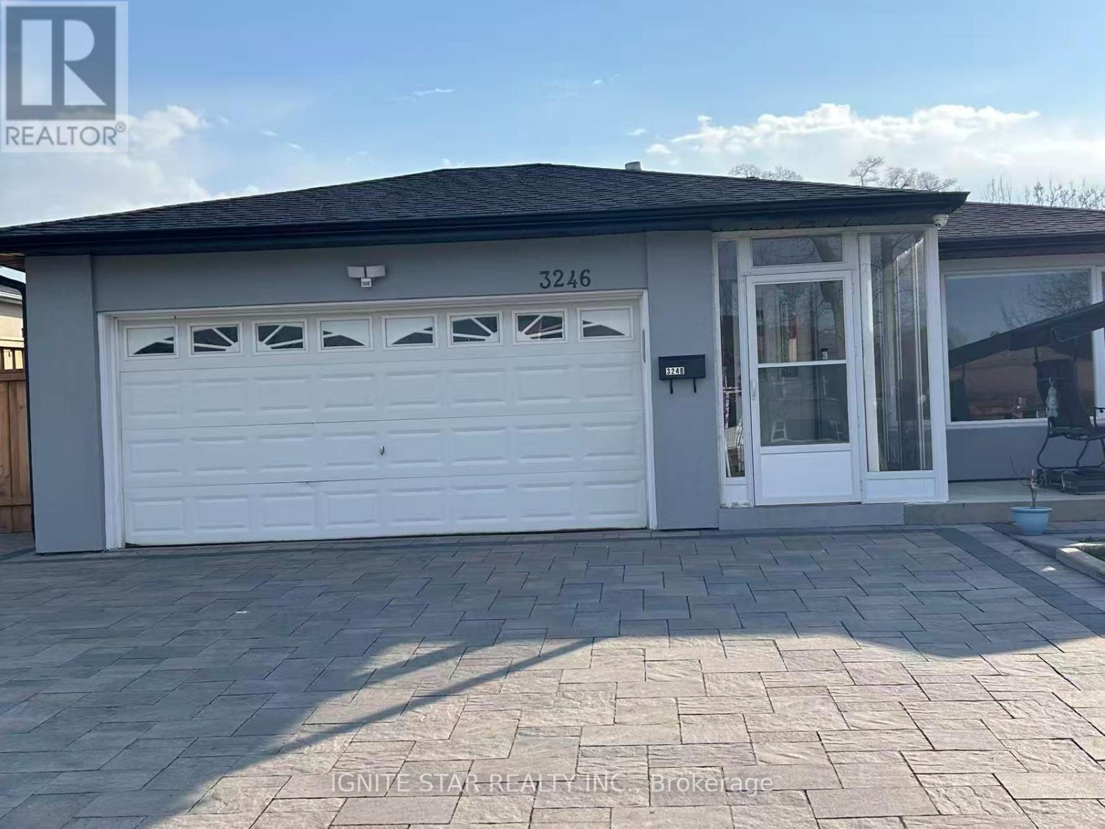 3246 Oakglade Crescent, Mississauga, ON