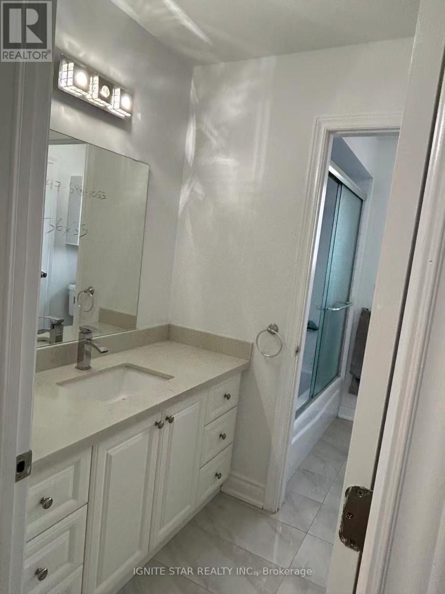 3246 Oakglade Crescent, Mississauga, ON