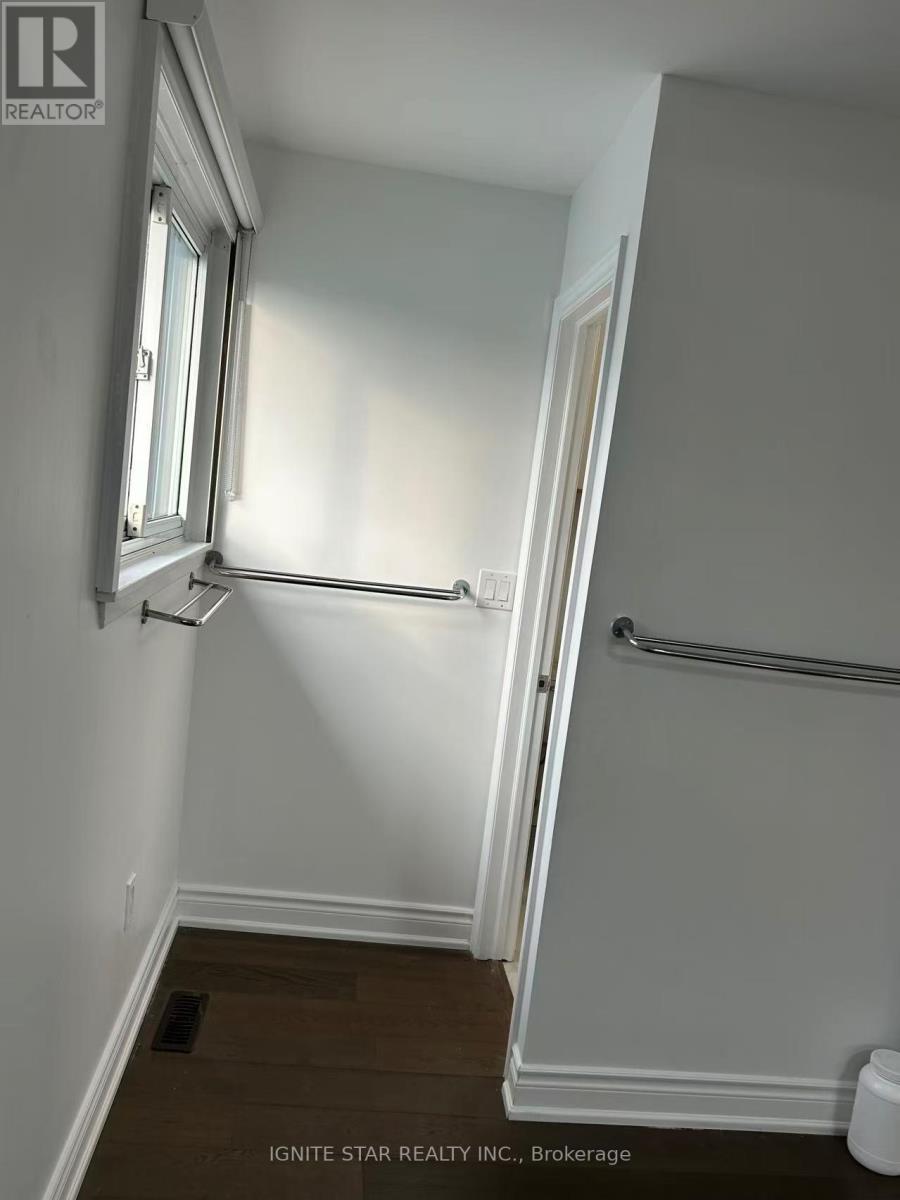 3246 Oakglade Crescent, Mississauga, ON