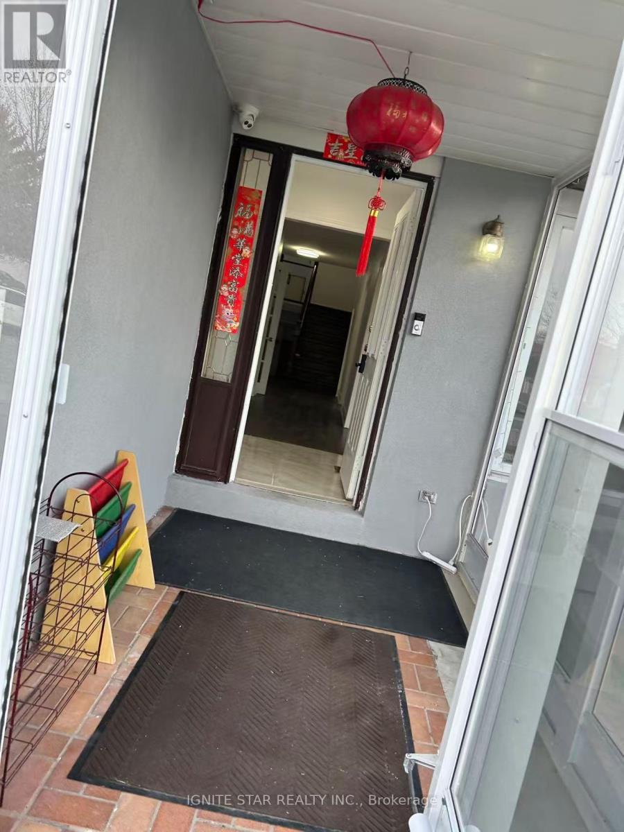 3246 Oakglade Crescent, Mississauga, ON
