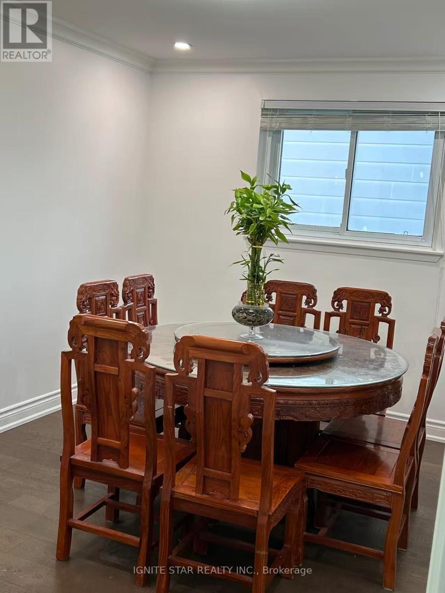 3246 Oakglade Crescent, Mississauga, ON