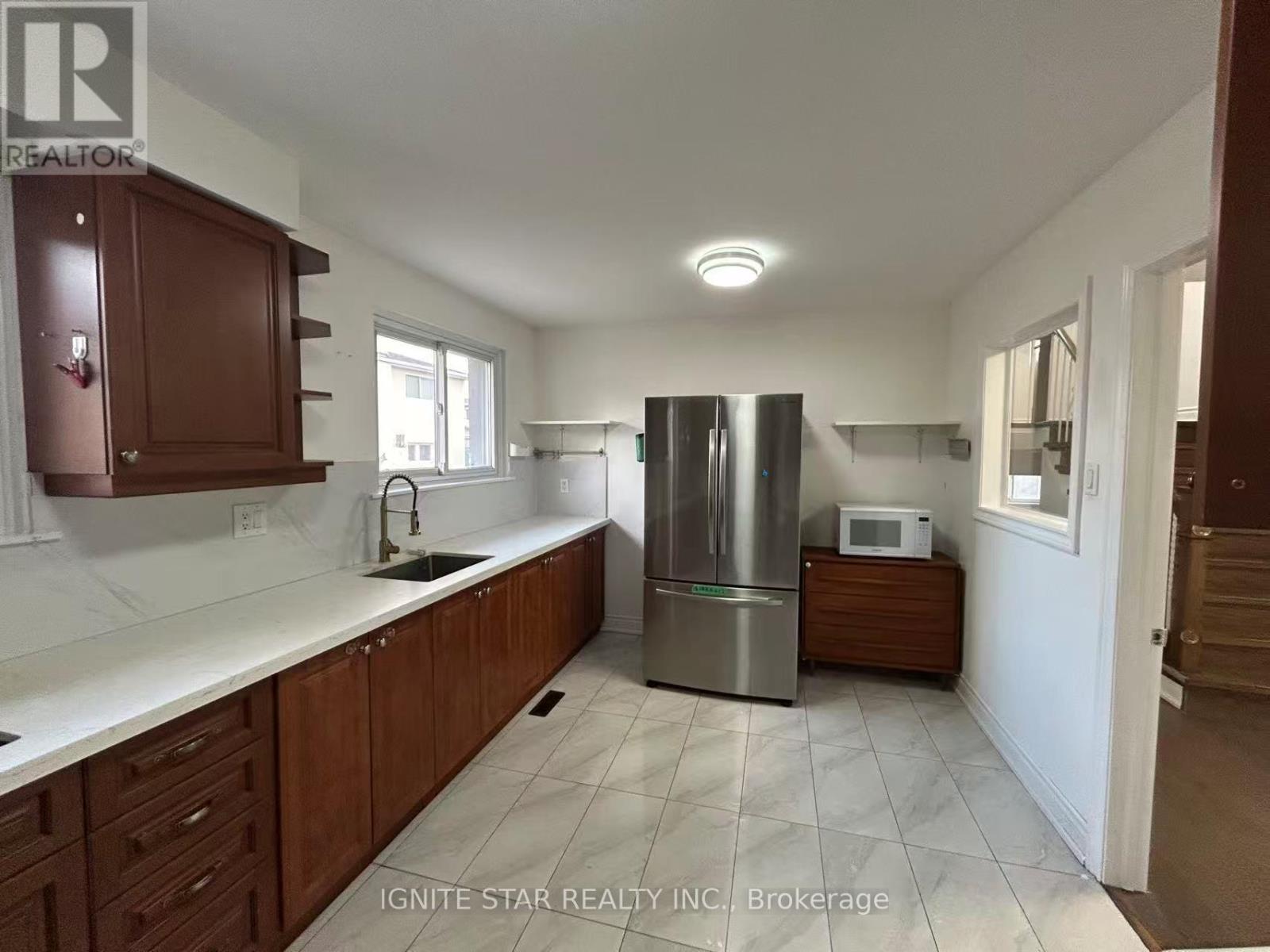 3246 Oakglade Crescent, Mississauga, ON