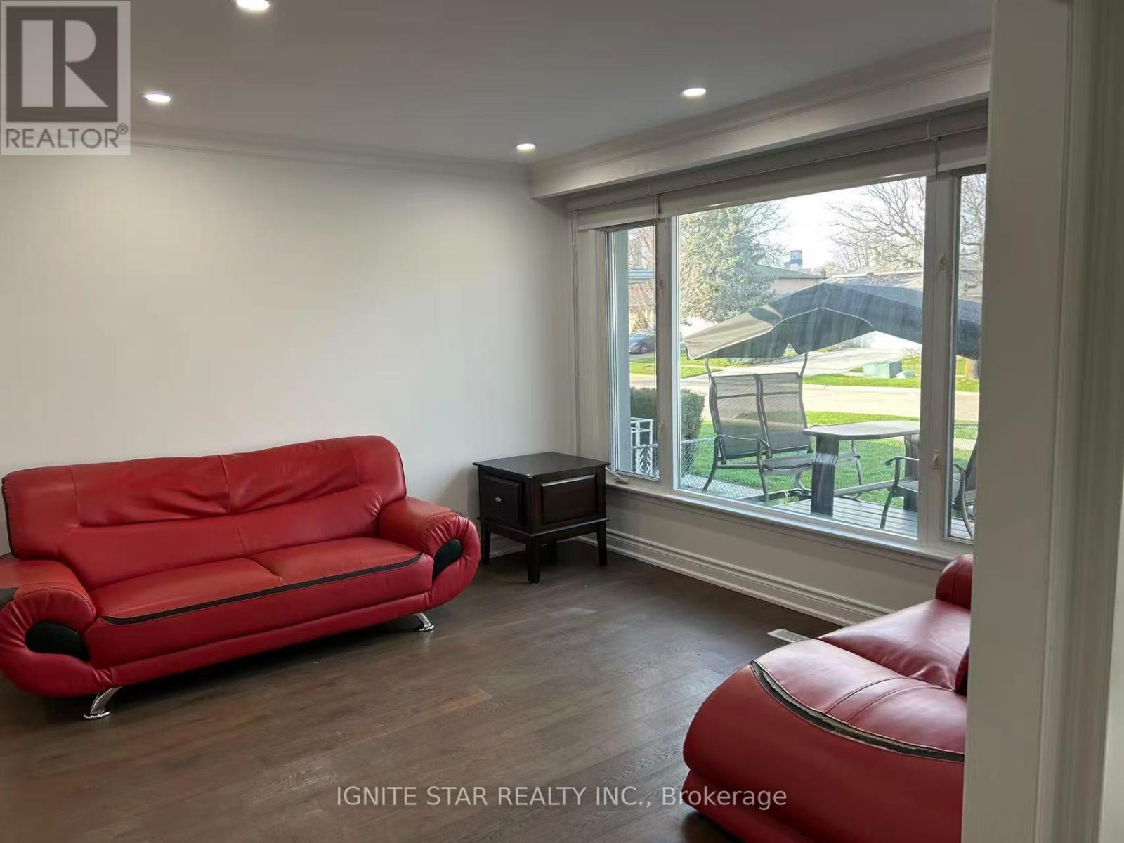 3246 Oakglade Crescent, Mississauga, ON