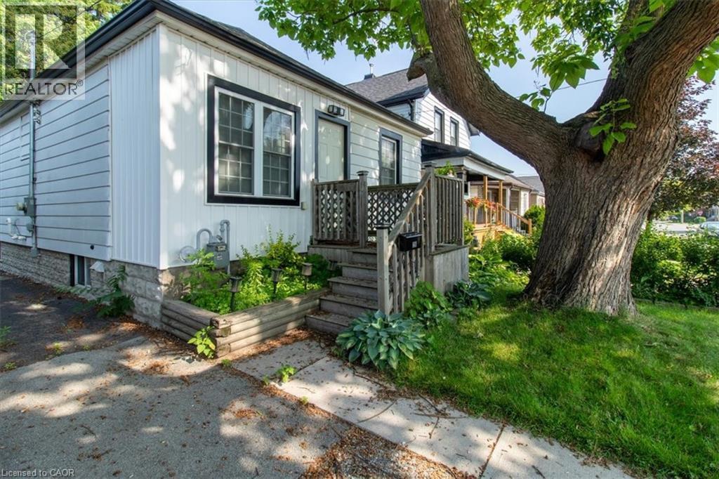 29 Wexford Avenue N, Hamilton, ON - Outdoor