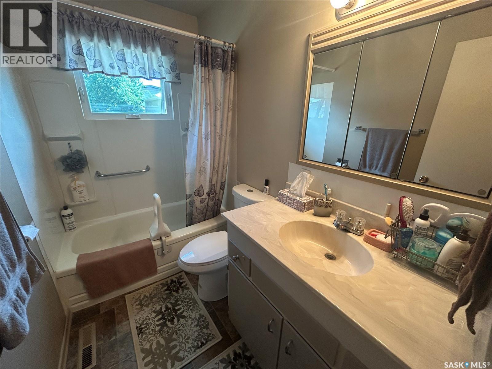 132 Churchill Avenue, Coronach, SK