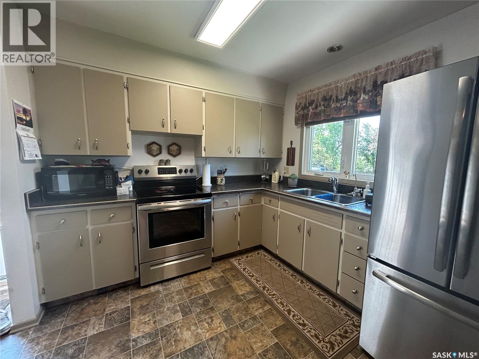 132 Churchill Avenue, Coronach, SK