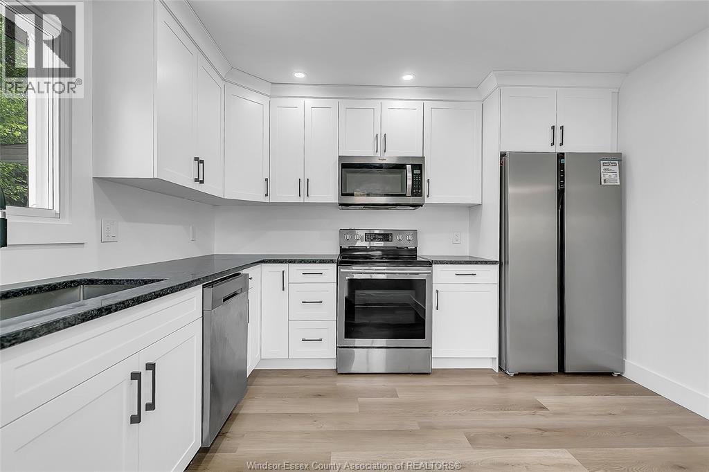 2123 Secord, Windsor, ON - Indoor Photo Showing Kitchen