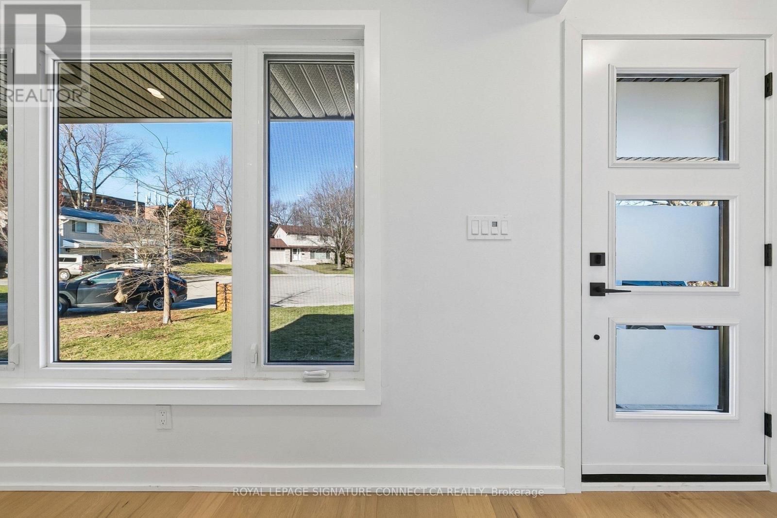 15 Colonial Court, Hamilton, ON