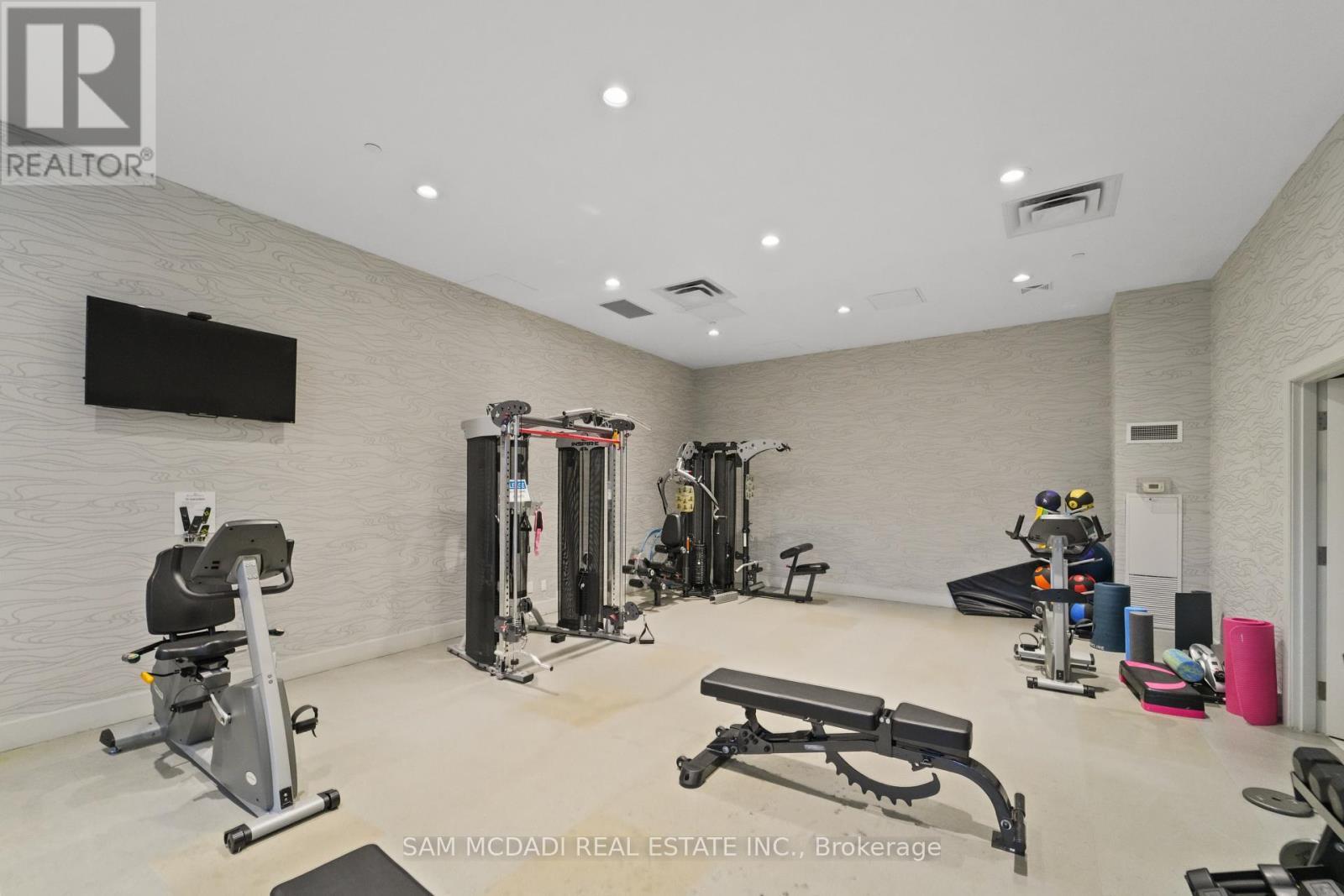 903 - 2055 Danforth Avenue, Toronto, ON