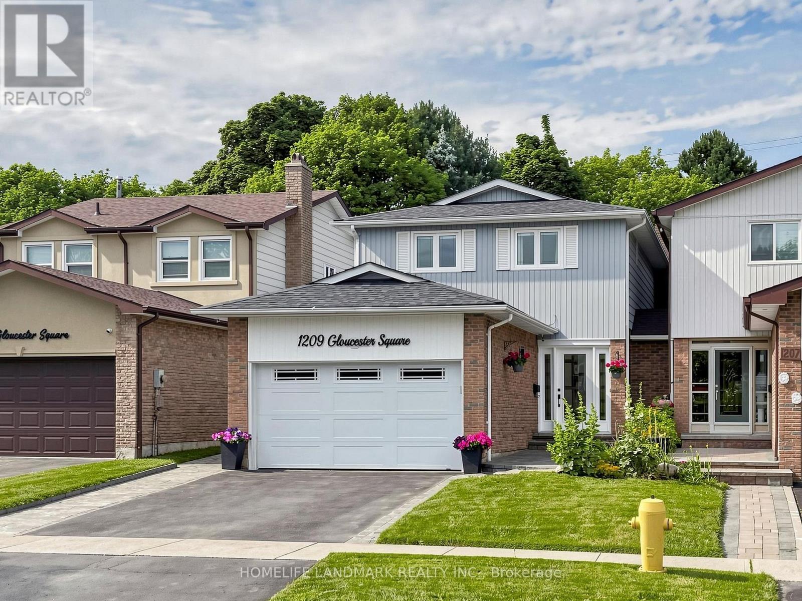 1209 Gloucester Square, Pickering, ON