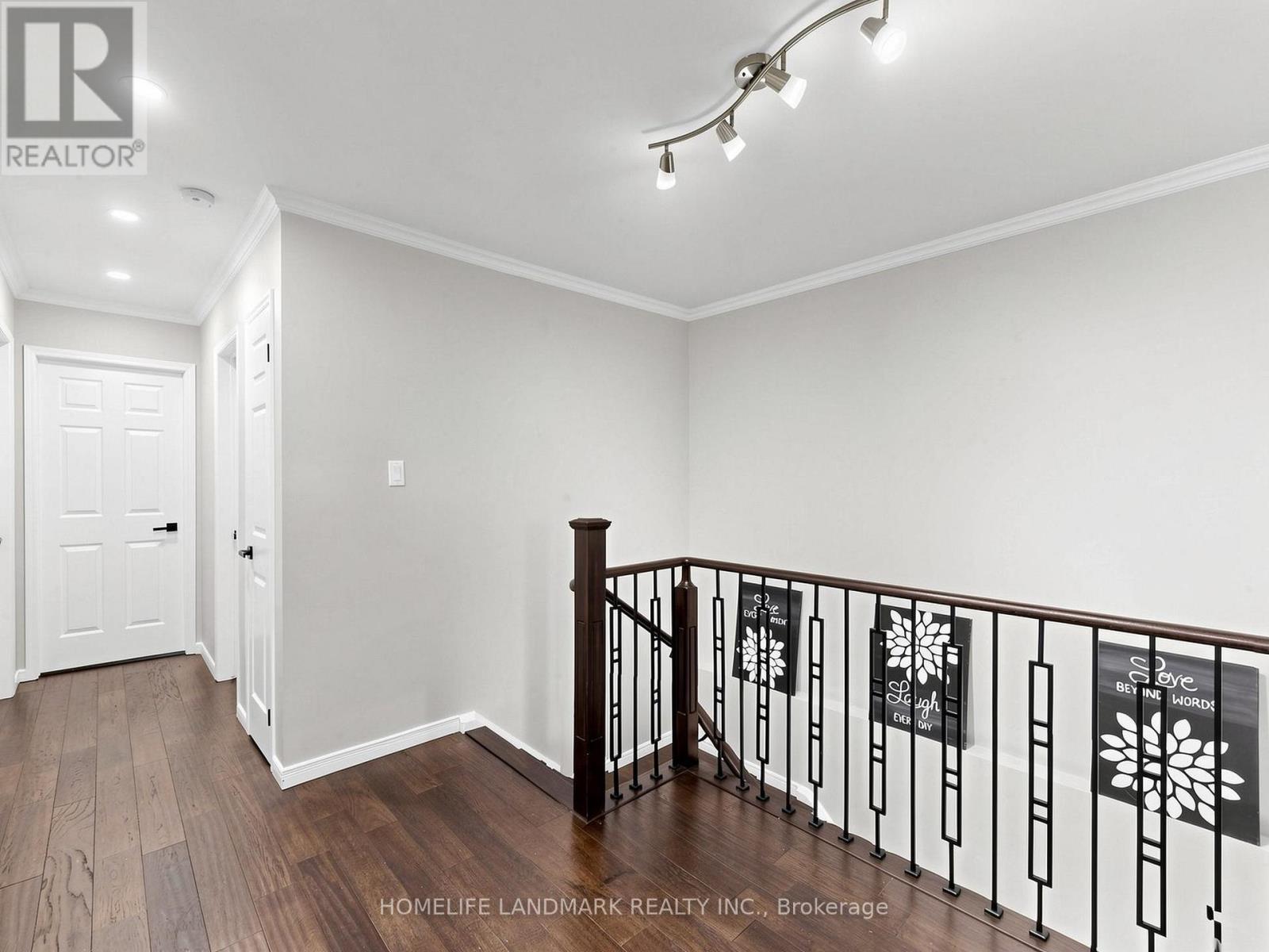 1209 Gloucester Square, Pickering, ON