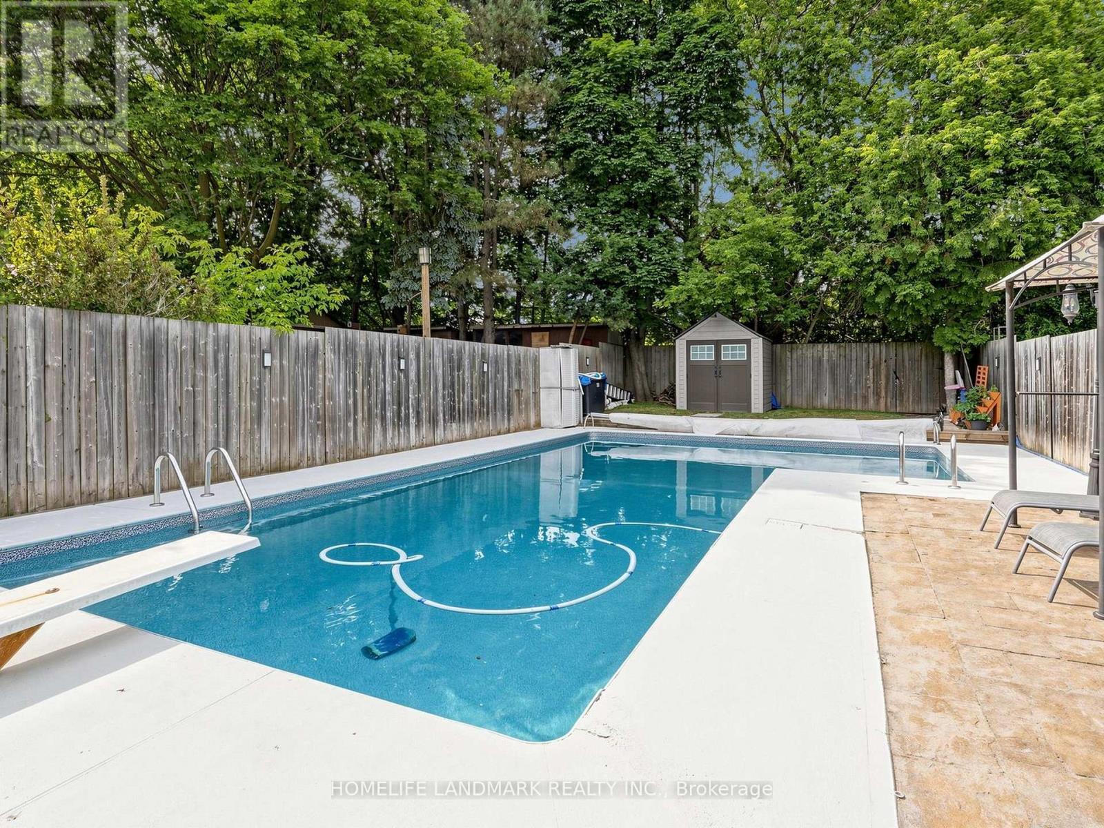 1209 Gloucester Square, Pickering, ON