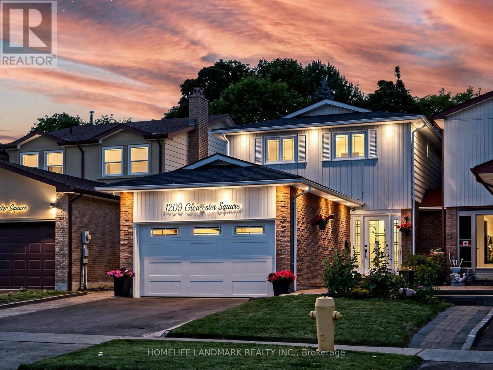 1209 Gloucester Square, Pickering, ON
