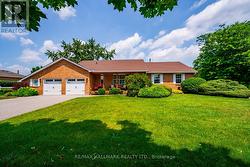 245 CAM FELLA BOULEVARD Whitchurch-Stouffville, ON L4A 7J5