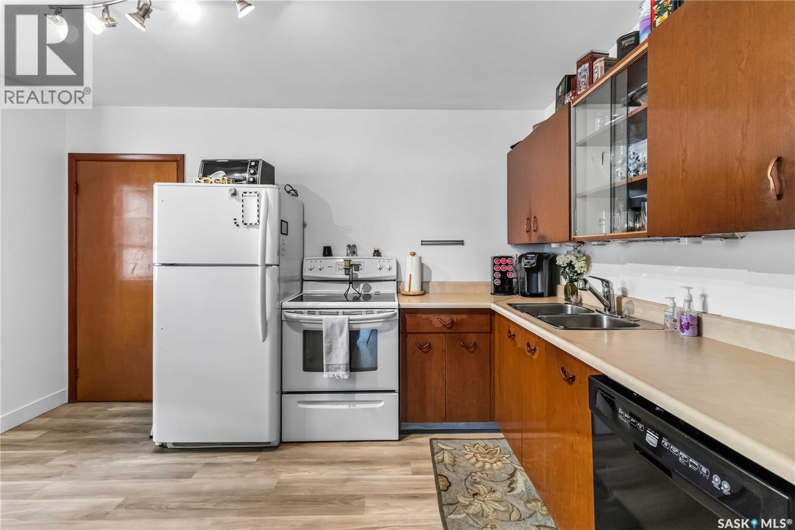 513 W Avenue N, Saskatoon, SK