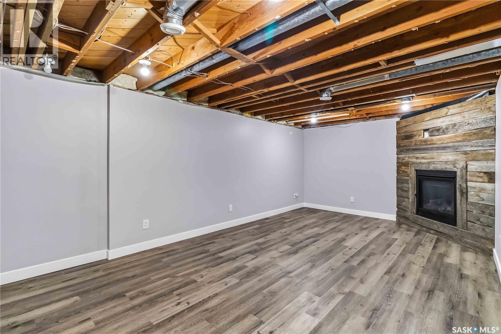 513 W Avenue N, Saskatoon, SK