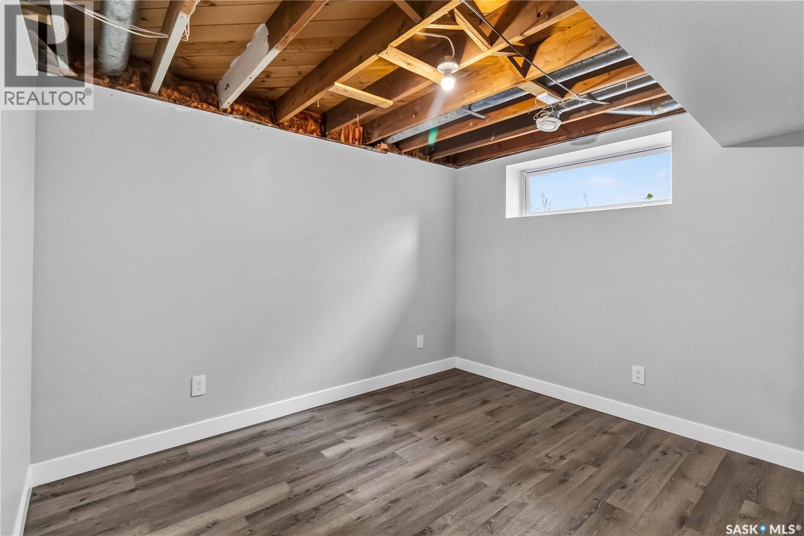 513 W Avenue N, Saskatoon, SK