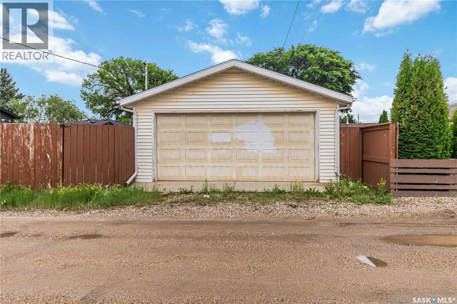 513 W Avenue N, Saskatoon, SK