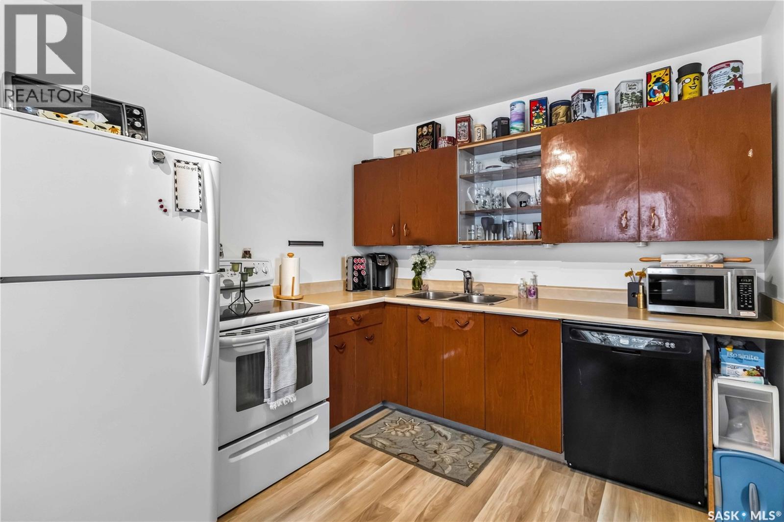 513 W Avenue N, Saskatoon, SK